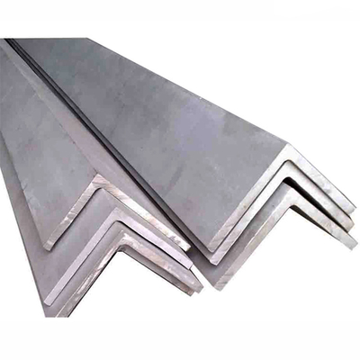 Ss400 escovou o padrão de aço da guarnição 30x30x5 GB JIS ASTM do ângulo